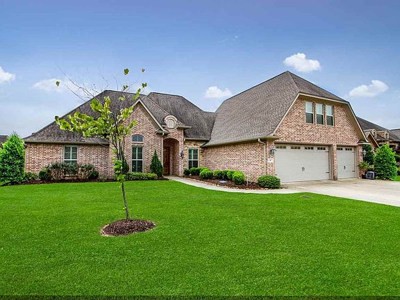 2nd image of 310 Parkway Dr
