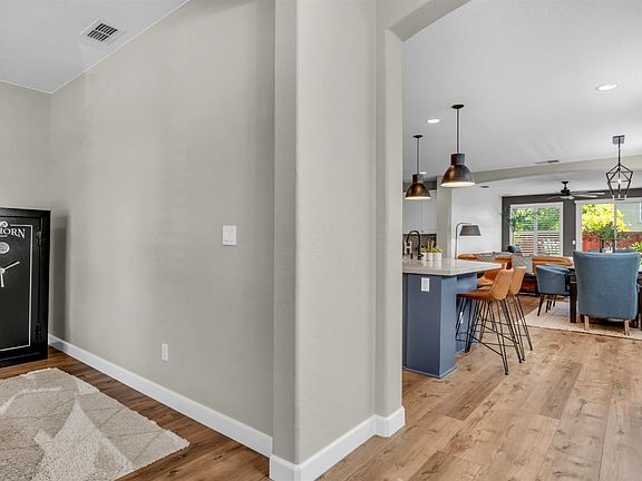 5th image of 1241 Meredith Way
