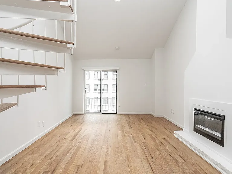 321 E 22nd St #6F — Photo 5