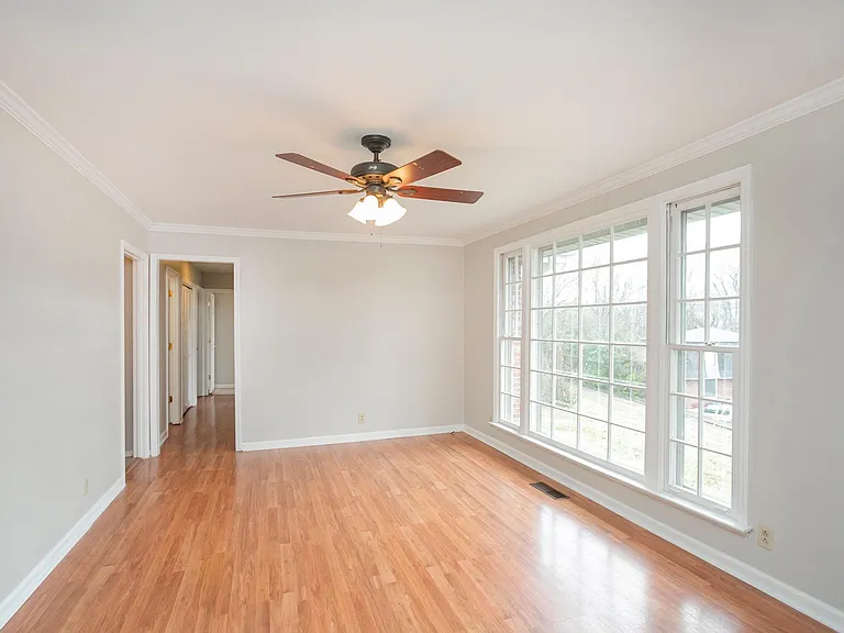 610 Ashley Ct — Photo 11