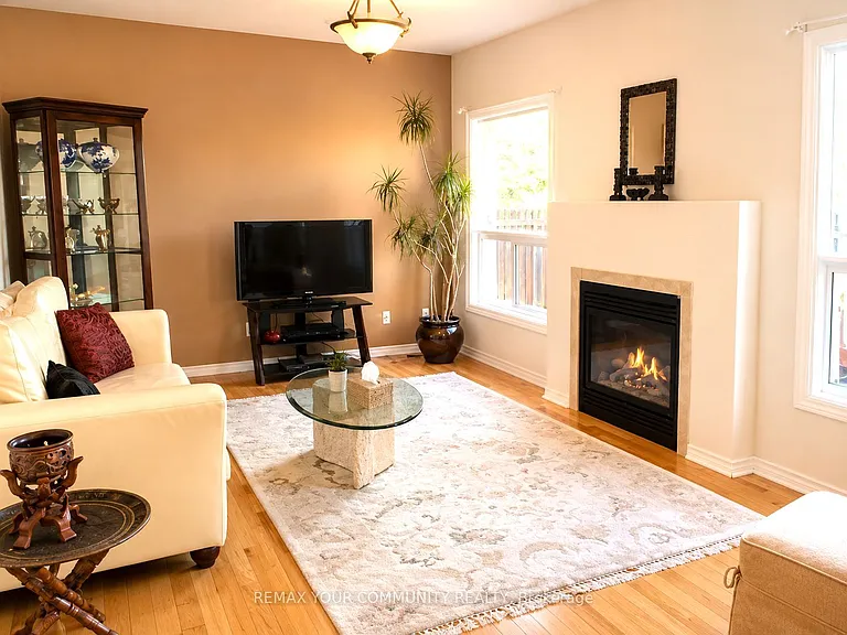 112 Barnwood Dr — Photo 4
