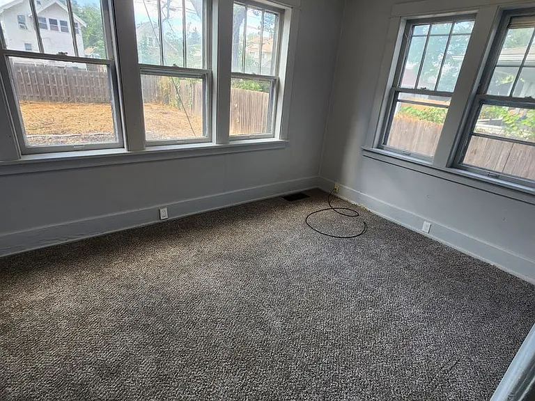 6010 Florence Blvd — Photo 27