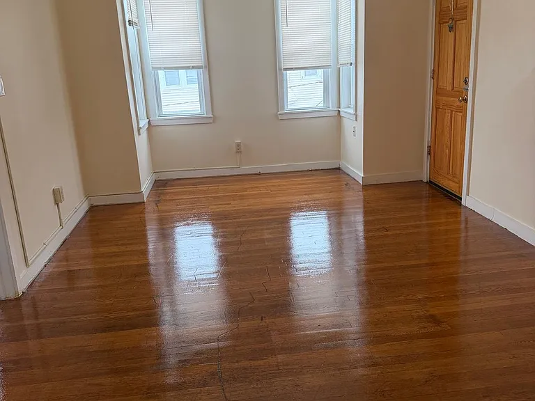339 E Main St — Photo 10