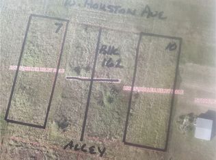 1505 W Houston Ave, Seadrift, TX 77983