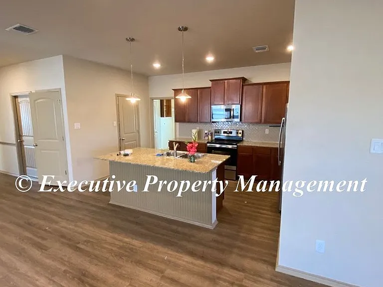 1781 Dryden Ave — Photo 9