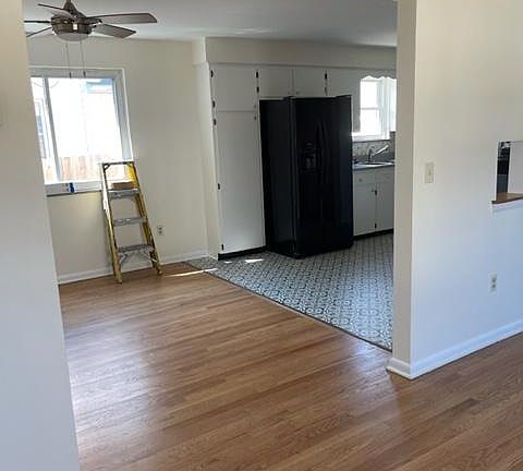 4th image of 615 Sherman St