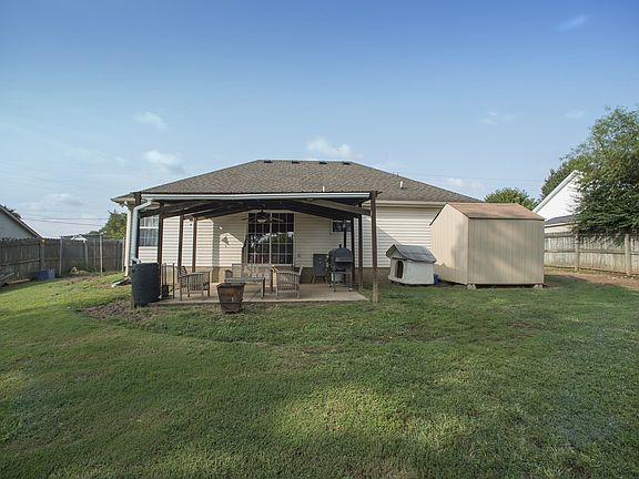 4th image of 400 Wesley Dr