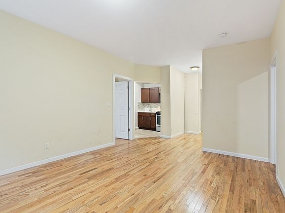 4th image of 336 W 95th St #1D