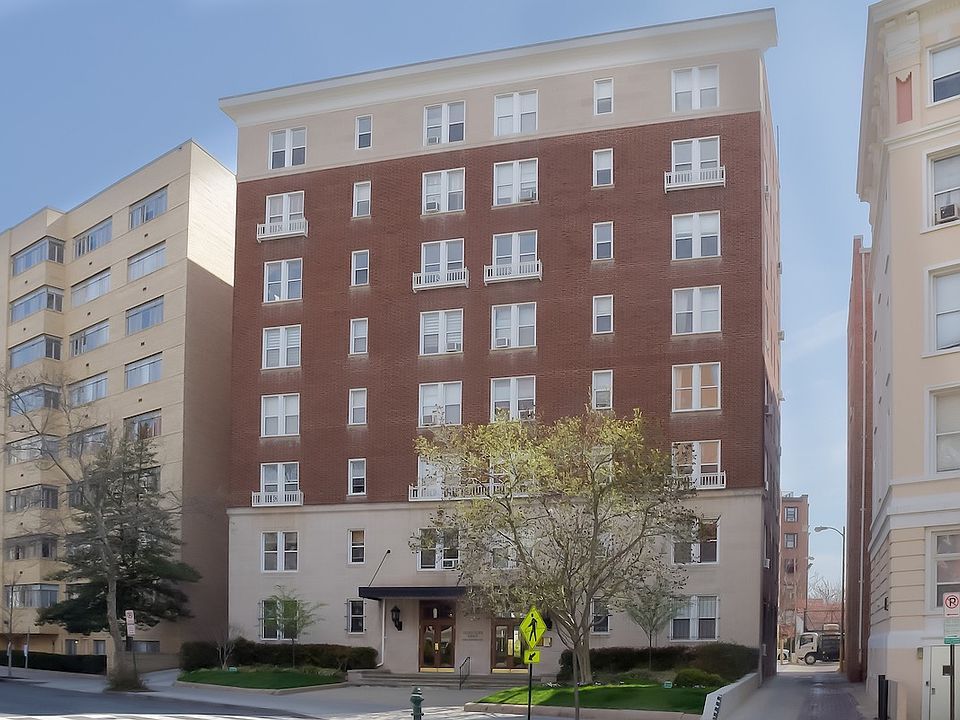 1954 Columbia Rd NW
