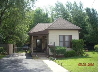 711 S 3rd St, Rogers, AR 72756