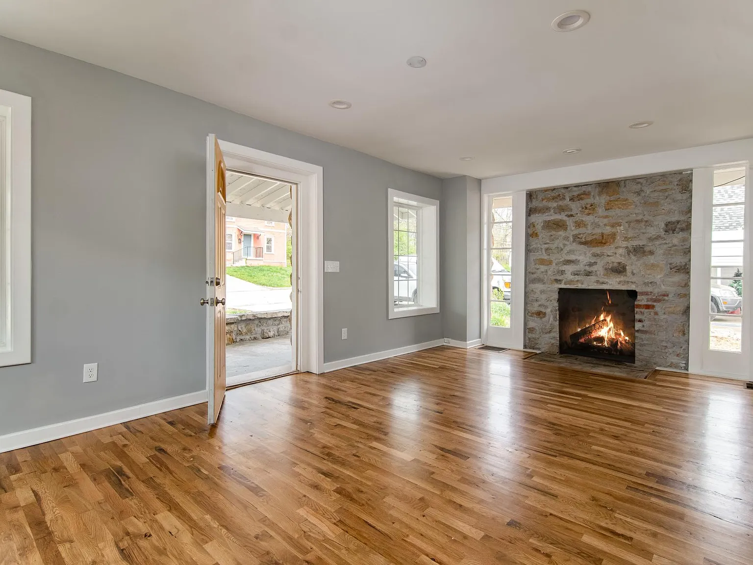 4139 Lloyd St — Photo 3