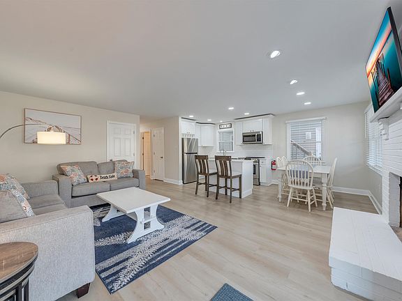 3rd image of 2632 Asbury Ave APT 1