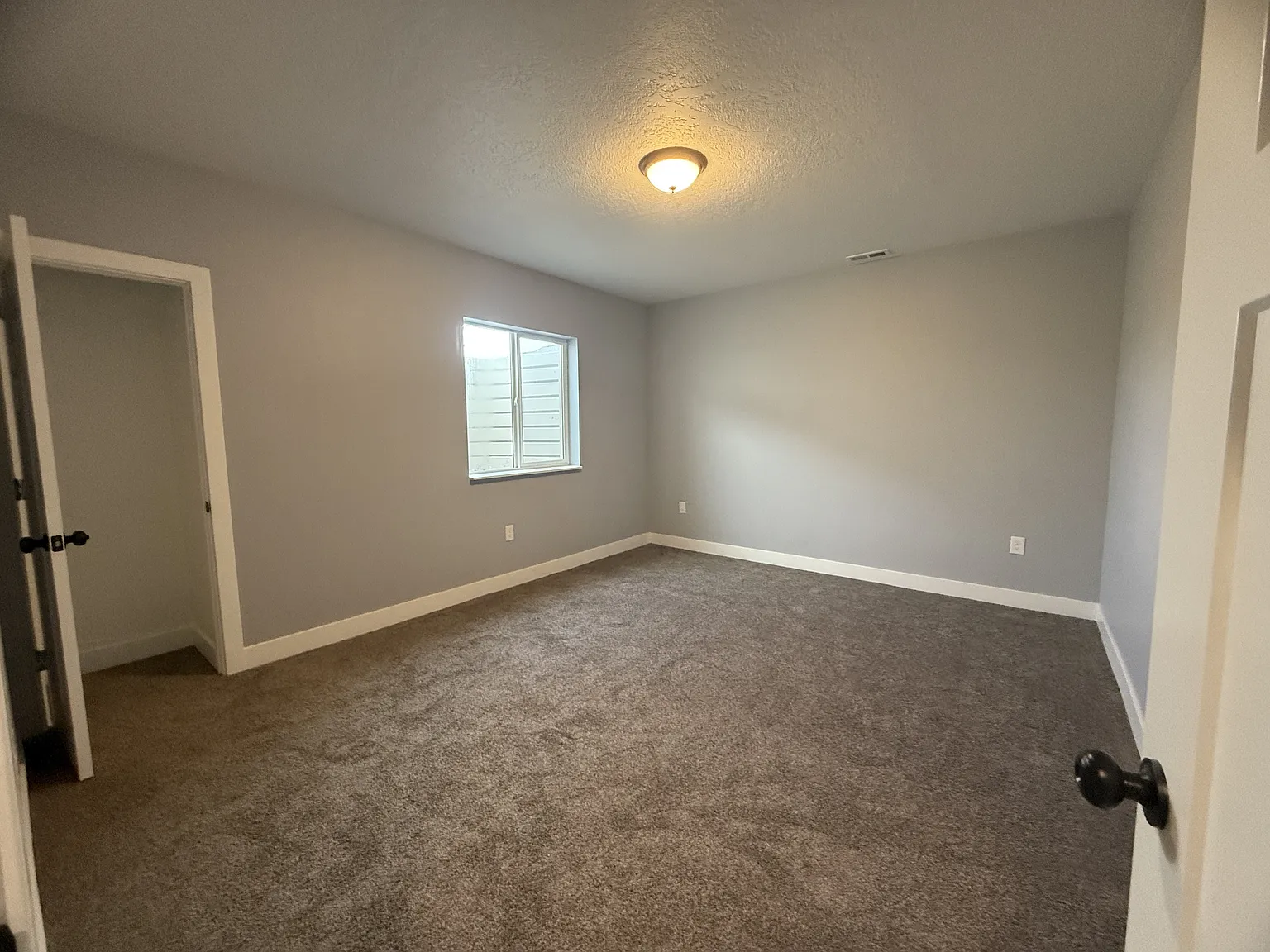 684 West 1460 South Basement Apt - 1 — Photo 4