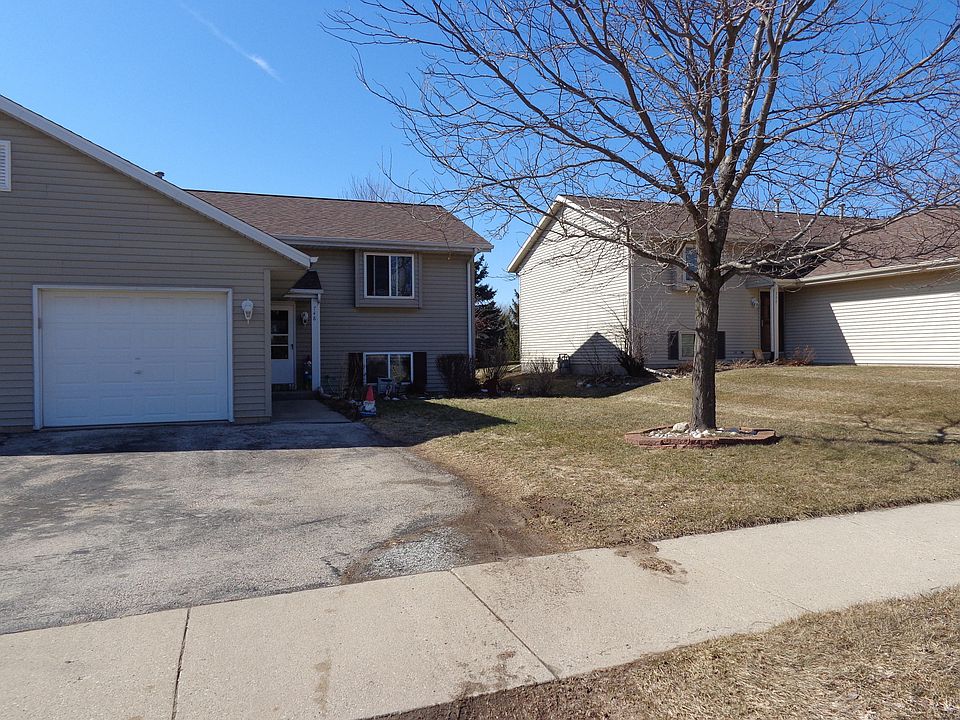 2nd image of 748 Acadia Ave