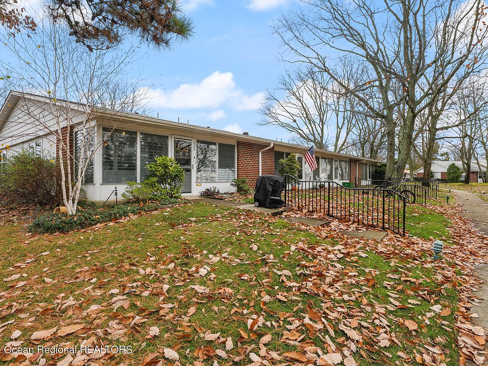 945 Aberdeen Dr Lakewood, NJ Zillow