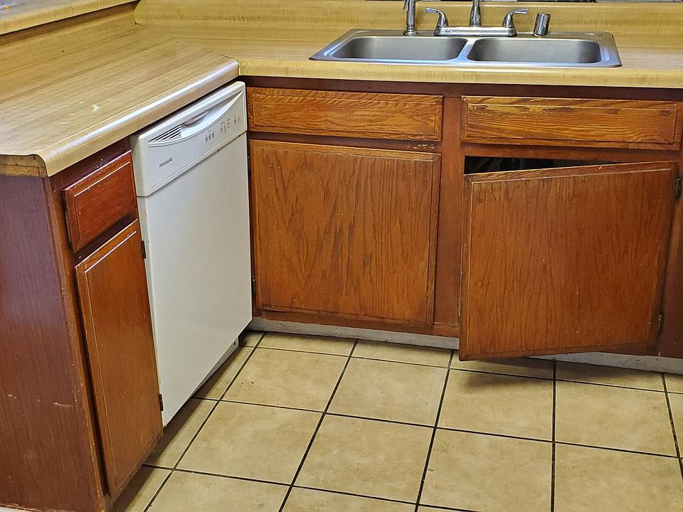 1st image of 1675 Hollowcreek Ct