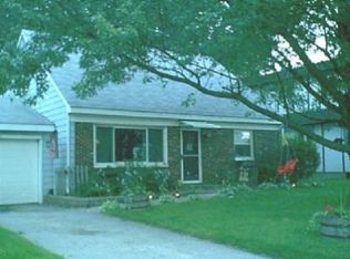 1104 Fairlane Dr, Valparaiso, IN 46383