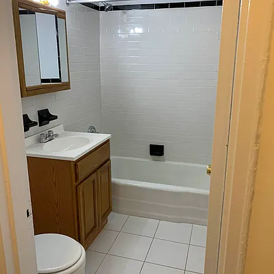 Rented by Ellman Realty Advisors | media 5