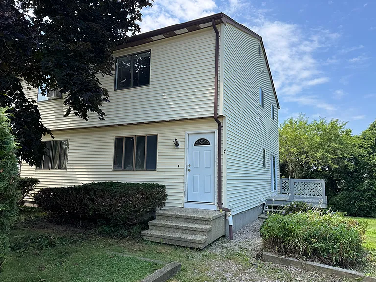 9 Acorn Dr #7 — Photo 8