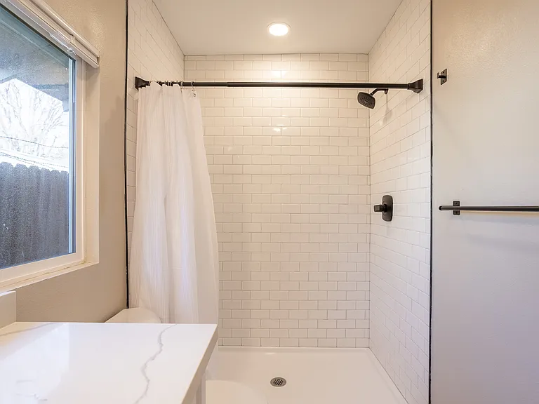 946 Cherry St #10 — Photo 2