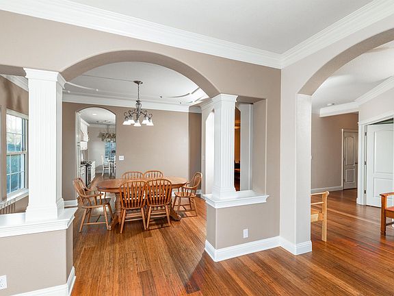 2nd image of 21500 Noblewood Ct
