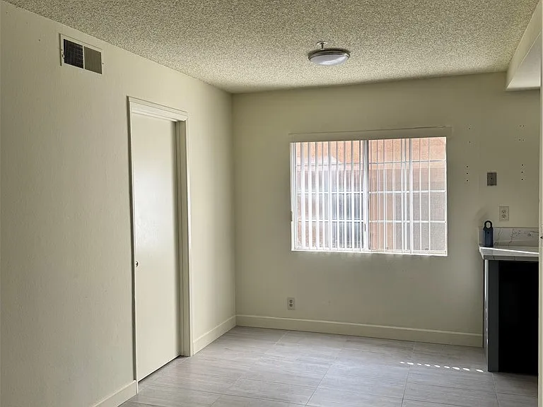 100 S Chapel Ave #D — Photo 10