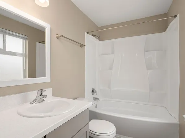 Pioneer Avenue Townhomes, 305 13th St SW #D, Puyallup, WA 98371