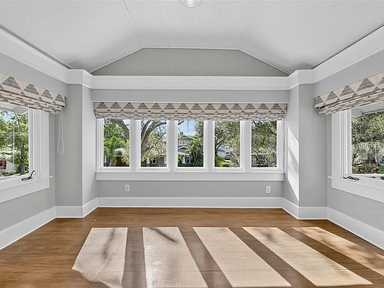 3003 W Harbor View Ave — Photo 48