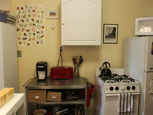 290 Clinton Street image 3 of 5