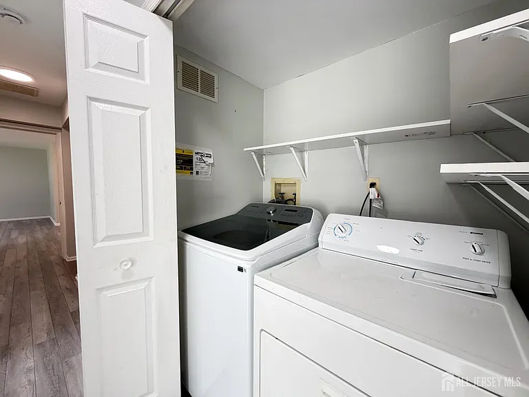 511 Dunn Cir — Photo 18