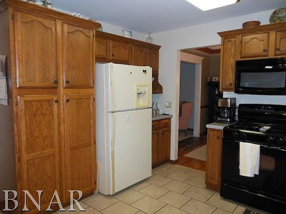 4th image of 110 Shorewood Dr
