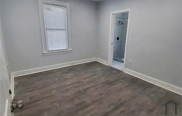 100 Horace St — Photo 2