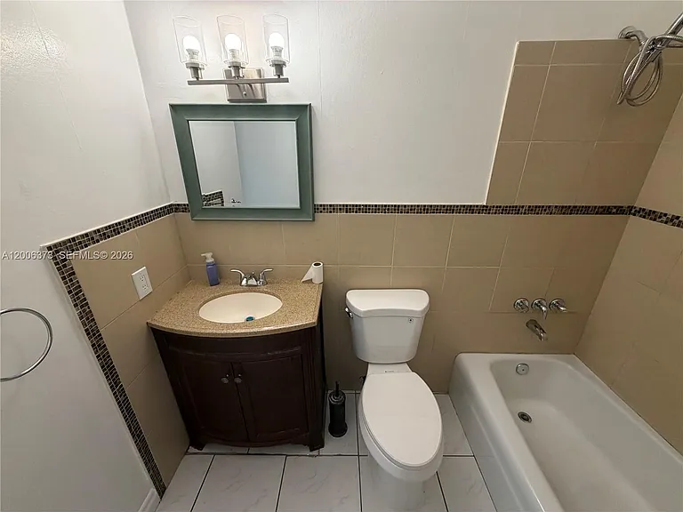 2200 NE 66th St #1426 — Photo 34