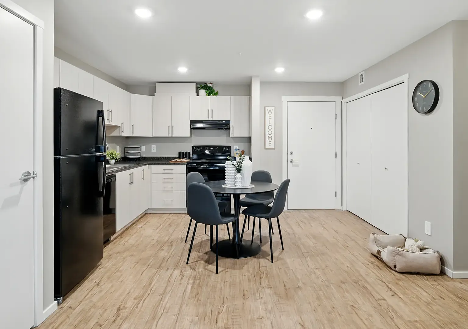 Kensington Court — Photo 1