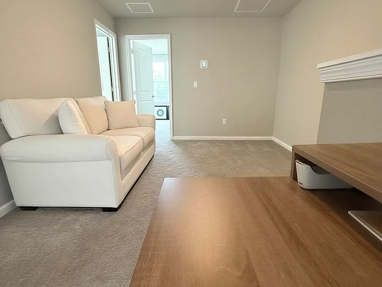 389 Salisbury Cir — Photo 17
