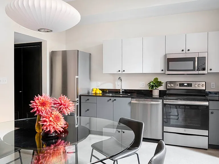 1060 Broadway #208 — Photo 3