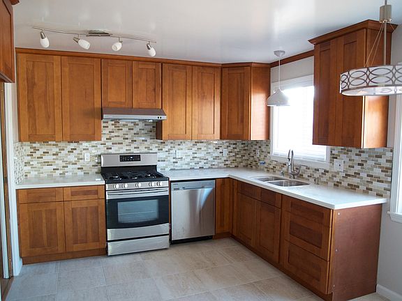 2nd image of 119 Camelia Dr