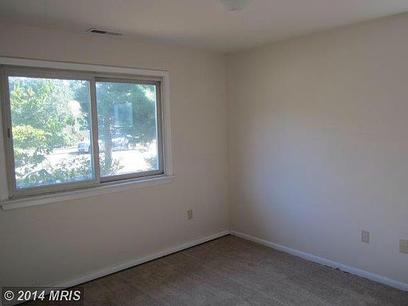 5th image of 105 Charlotte Ave