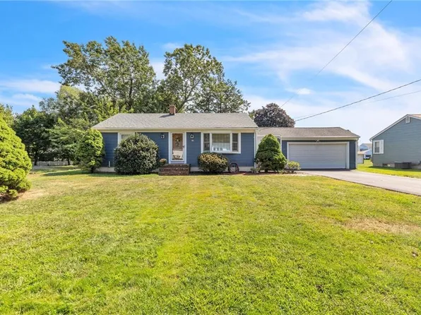 25 Raymond Dr, Cumberland, RI 02864