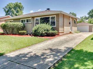 105 N Grant Dr, Addison, IL 60101