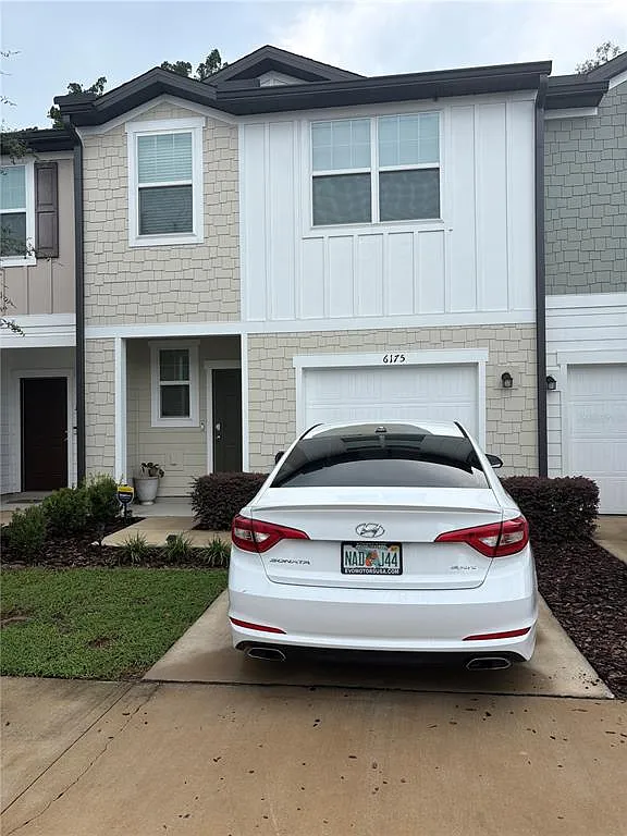 3 bed, 2.5 bath, 1386 sqft, $2,200 — Photo 1