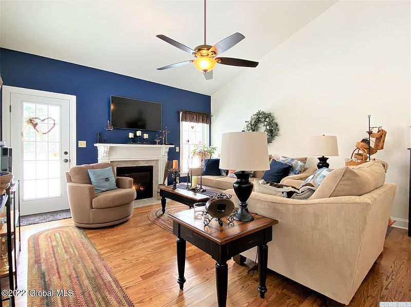 4th image of 64 E AVERILL Avenue