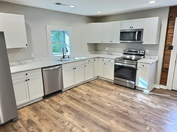 2430 Raleigh Lagrange Dr, Rossville, TN 38066