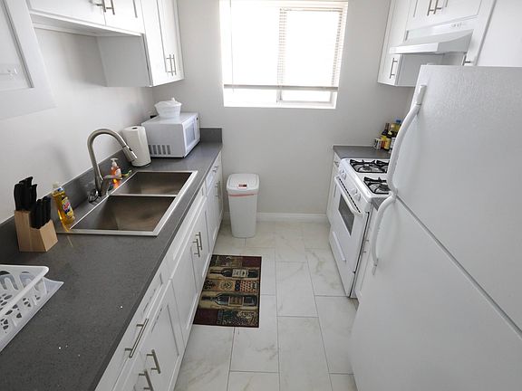 4th image of 226 S Gale Dr #D
