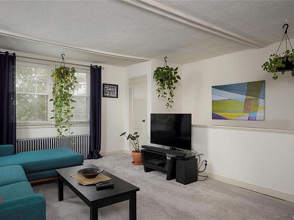 4th image of 1486 Sheridan Dr