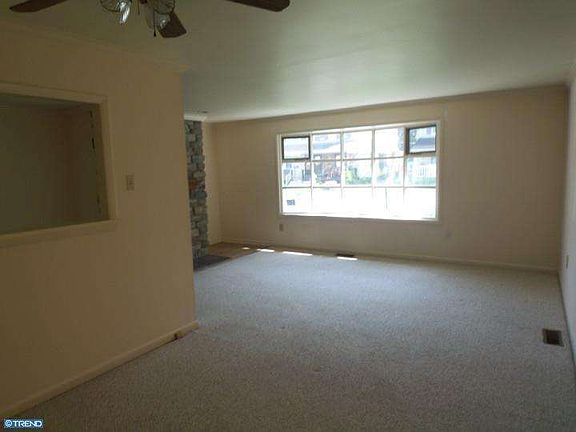 3rd image of 3525 Hazelwood Ave