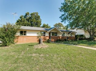 251 Belle St, Bedford, TX 76022