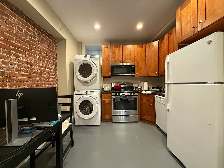 36 High St #B2 — Photo 1