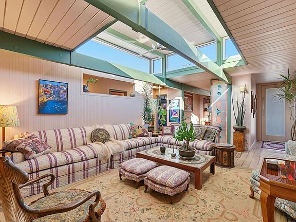 4th image of 2265 Fairhill Ln