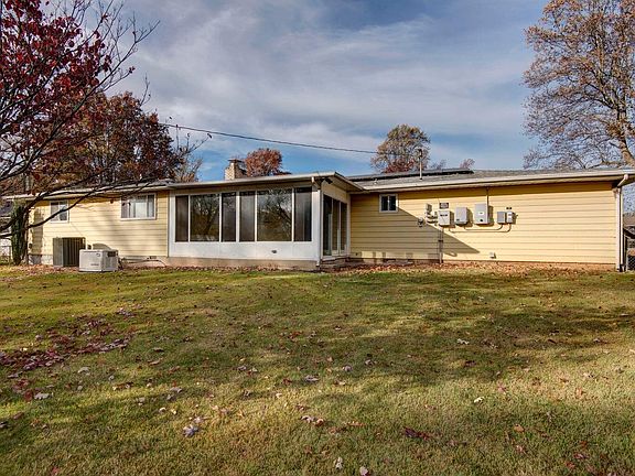 3rd image of 144 S Redbud Avenue